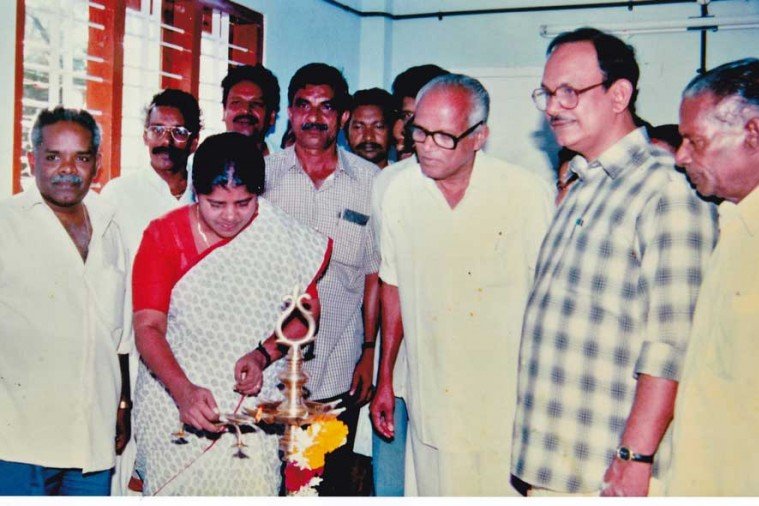 ചാരിറ്റബിള്‍ ട്രസ്റ്റ് ഓഫീസ് ഉദ്ഘാടനം ബഹു: കുണ്ടറ എം.എല്‍.എ ശ്രീമതി മേഴ്സിക്കുട്ടിയമ്മ നിര്‍വഹിക്കുന്നു